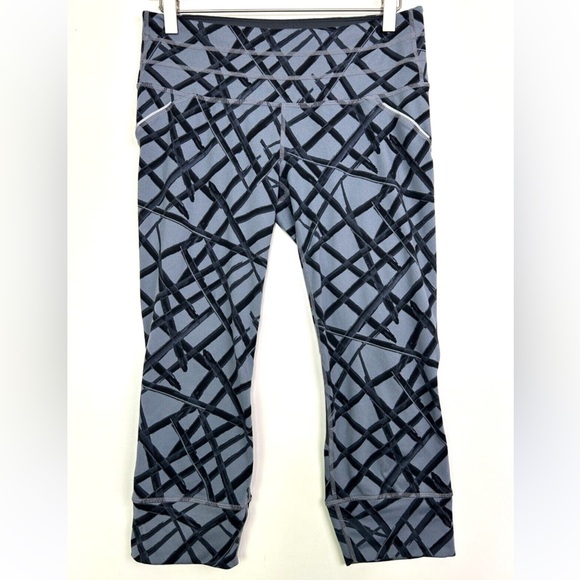 Athleta Crop Printed Athletic Leggings Size Small - Picture 2 of 12